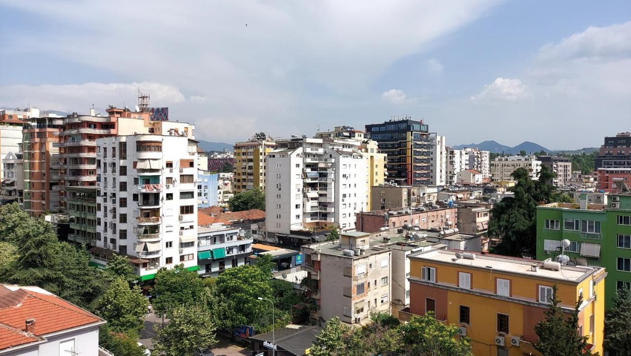 Spacious Family-Friendly Apartment In The Heart Of Bllok تيرانا المظهر الخارجي الصورة
