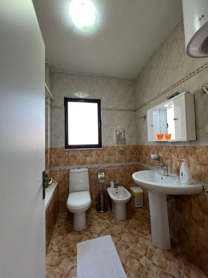 Spacious Family-Friendly Apartment In The Heart Of Bllok تيرانا المظهر الخارجي الصورة