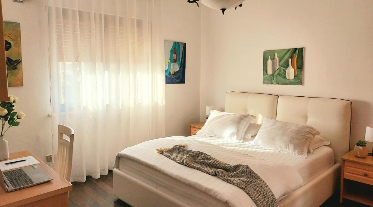 Spacious Family-Friendly Apartment In The Heart Of Bllok تيرانا المظهر الخارجي الصورة